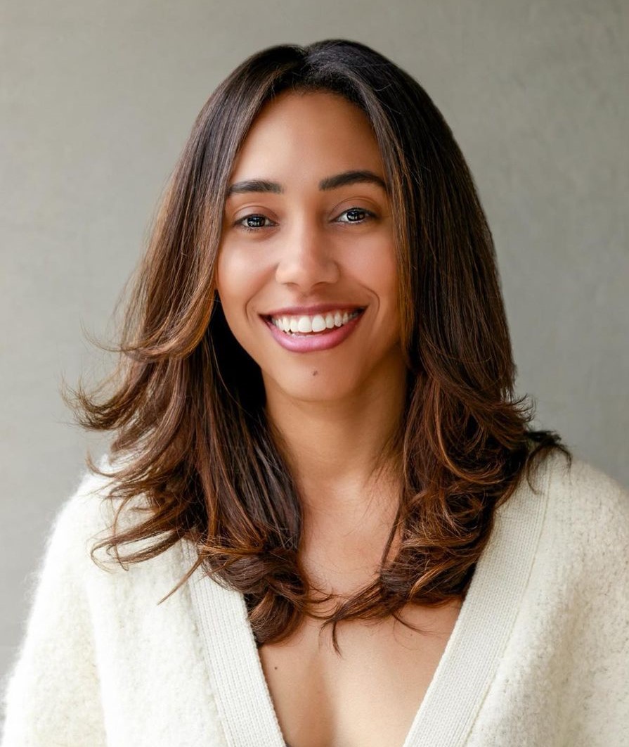 Medium Layered Hair with Soft Brown Balayage