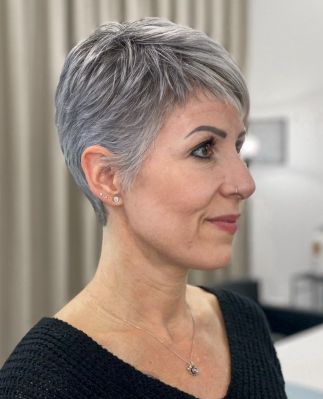 50+ Short Feathered Gray Hairstyle