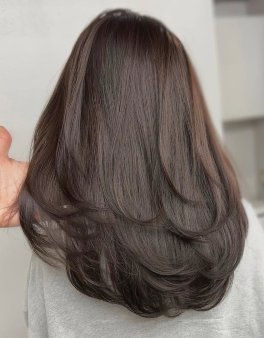 Medium-Length Layered C-Cut
