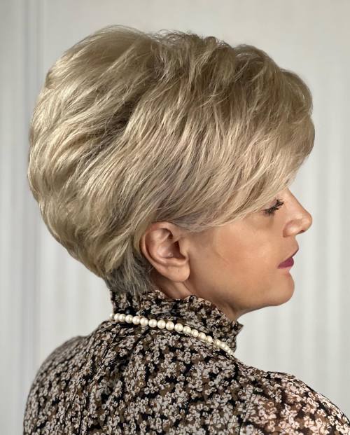 Short Voluminous Beige Blonde Hairstyle